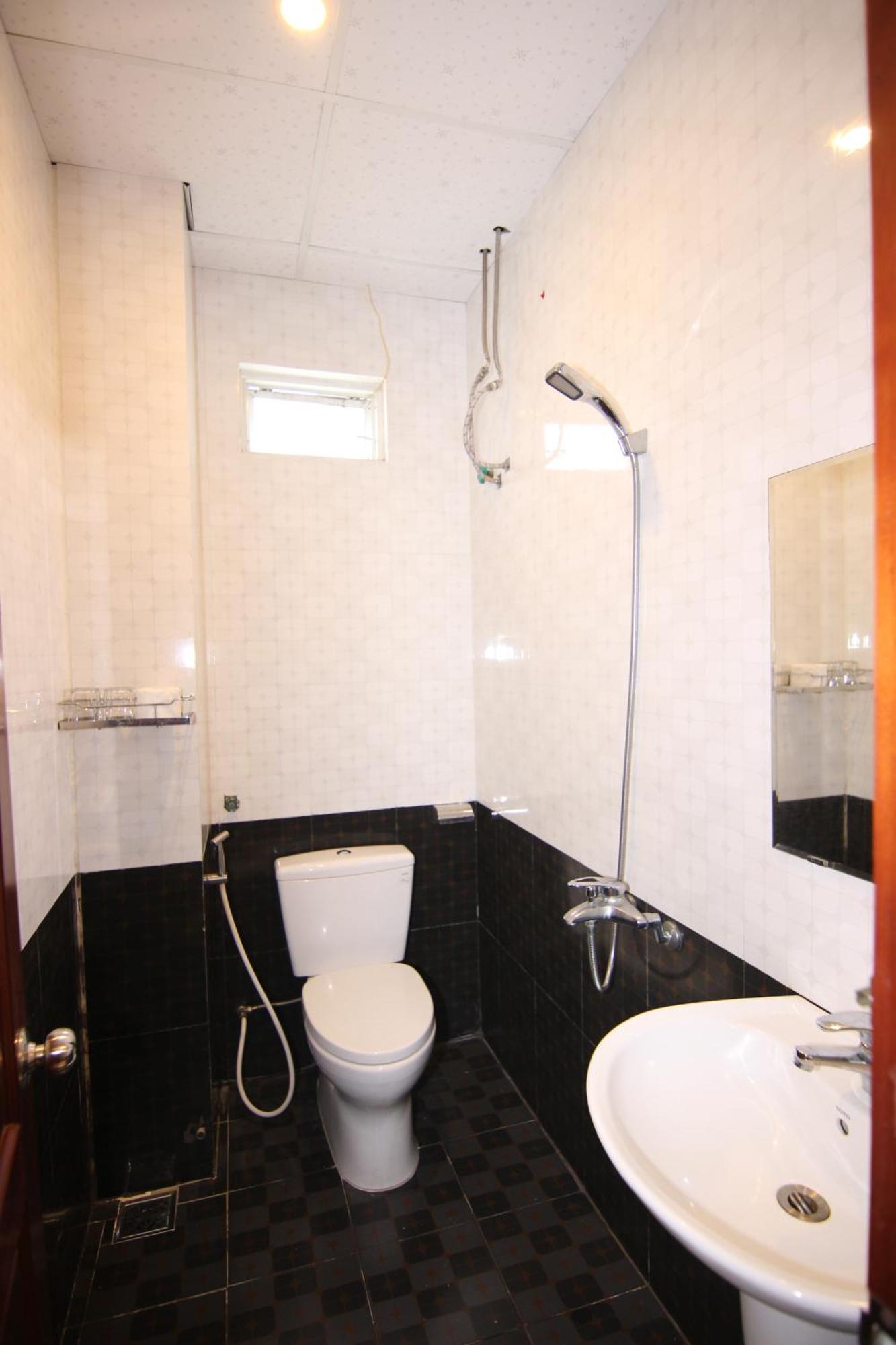 Khanh Vinh Hotel Da Nang Bagian luar foto